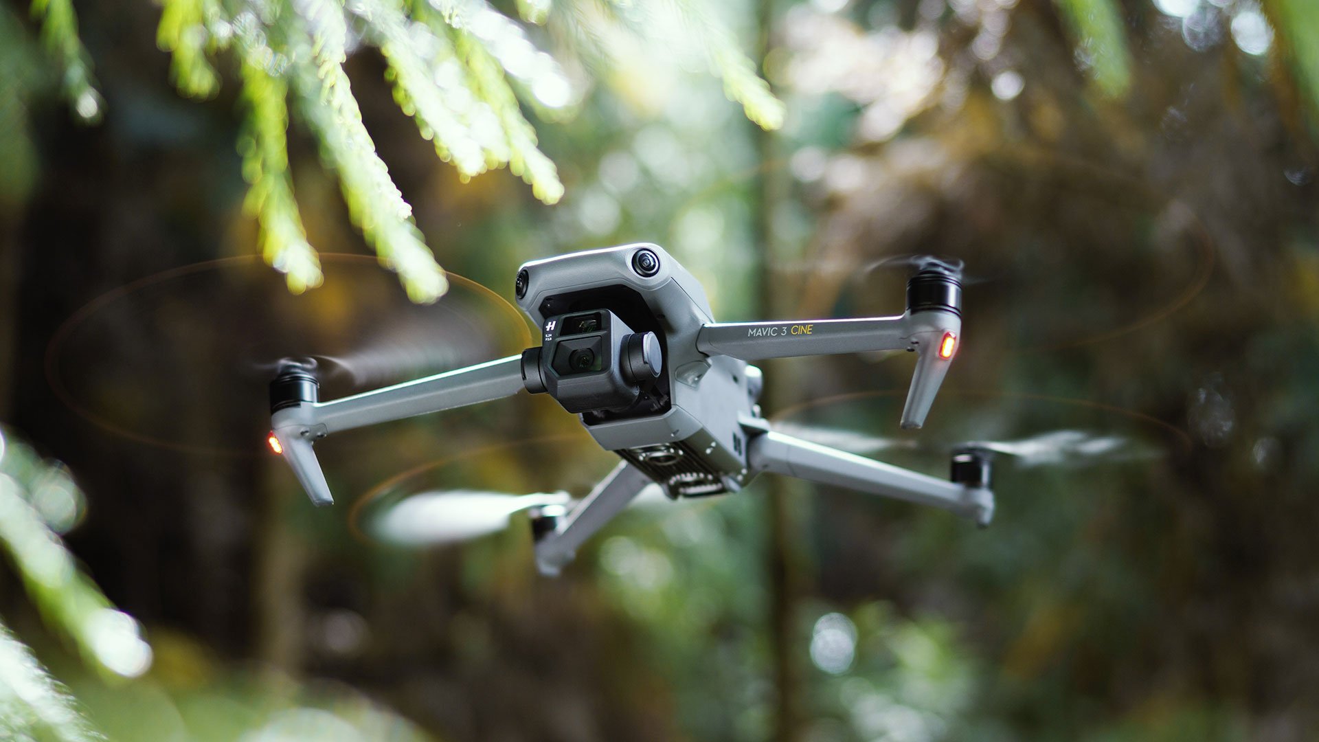 DJI Mavic 3 sử dụng công nghệ APAS 5.0