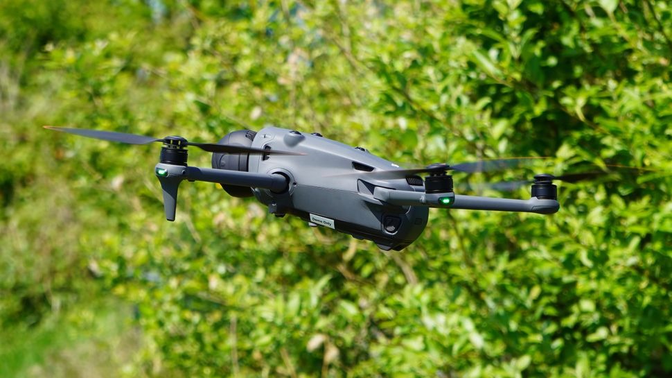 Review Mavic 4 Pro: Quay dọc
