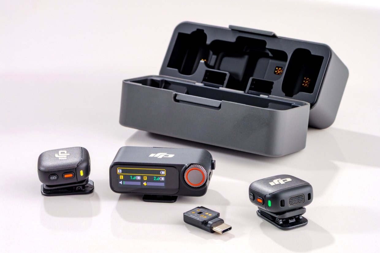 Bộ thu DJI Mic 3 có màn hình cảm ứng và vòng xoay điều khiển dễ sử dụng