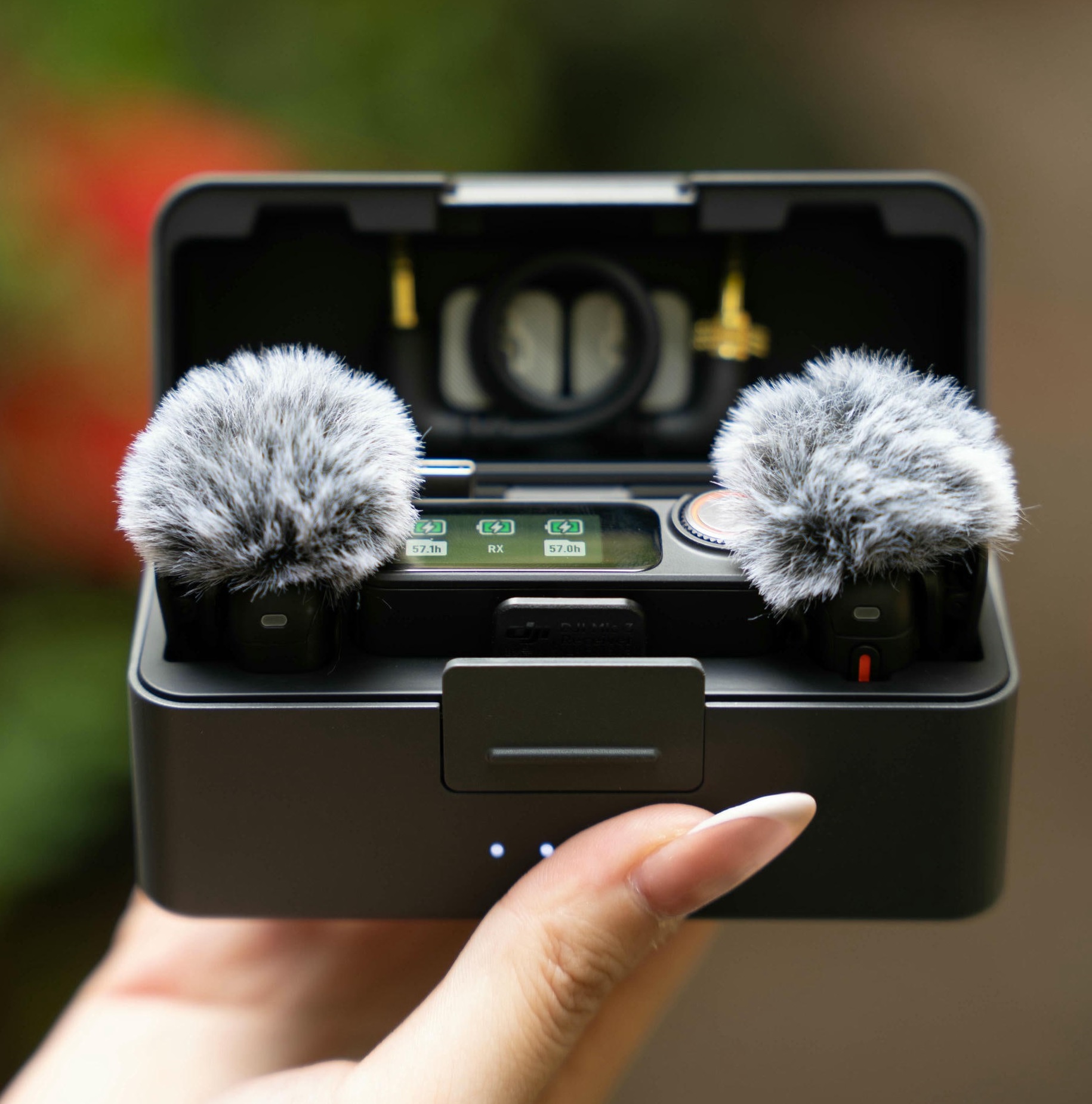 Hộp sạc DJI Mic 3 có thiết kế nhỏ gọn, không gian lưu trữ lớn