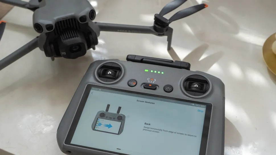 DJI Mini 5 Pro hỗ trợ nhiều lựa chọn bộ điều khiển