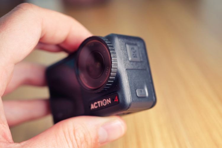 Osmo Action 4 vẫn giữ nguyên bố cục nút bấm