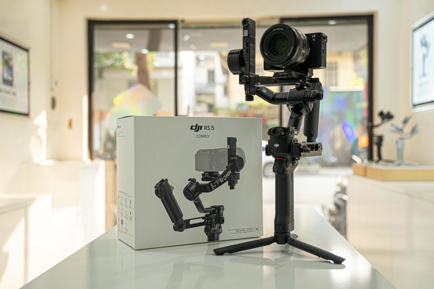 Review DJI RS 5 - thời lượng pin được nâng cấp