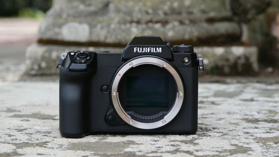 Thiết kế của Fujifilm GFX100S II