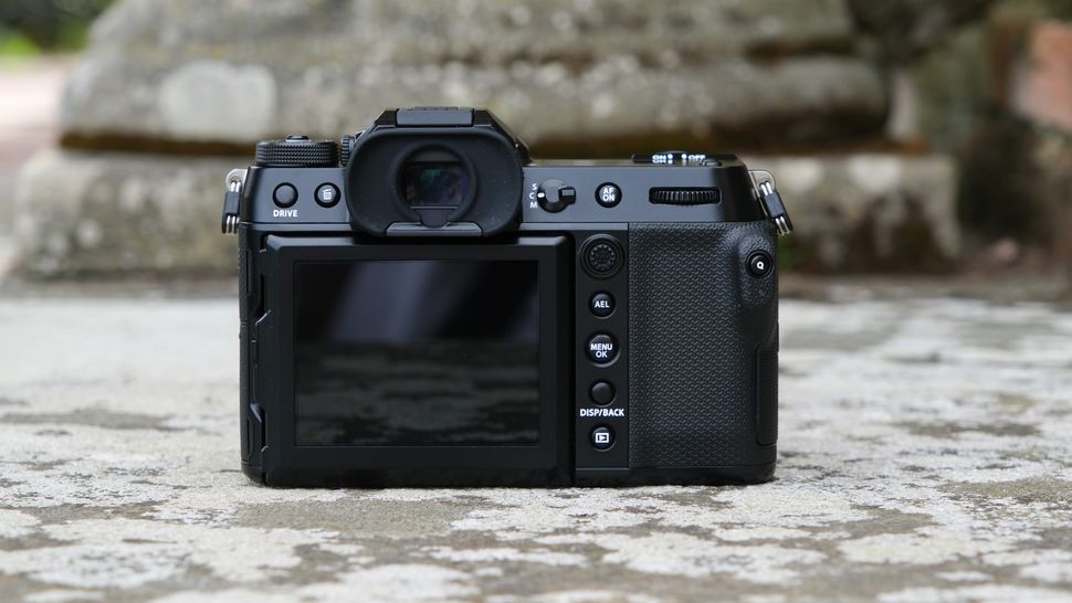 Kính ngắm trên camera GFX100S II