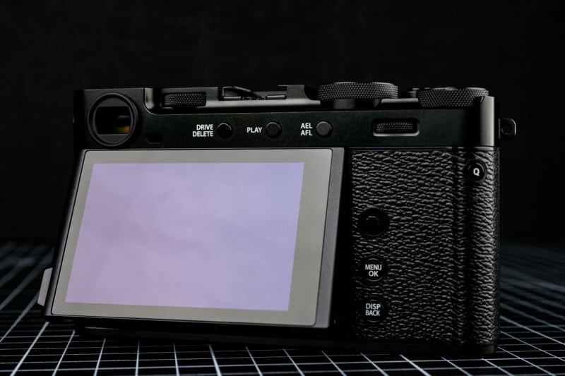 Fujifilm X-E5 được trang bị nút tắt bật chế độ lấy nét mắt nhanh chóng