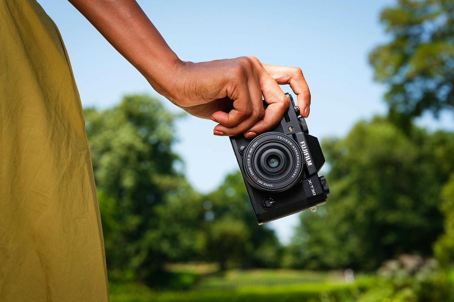 Đánh giá Fujifilm X-T30 III - thiết kế gọn nhẹ