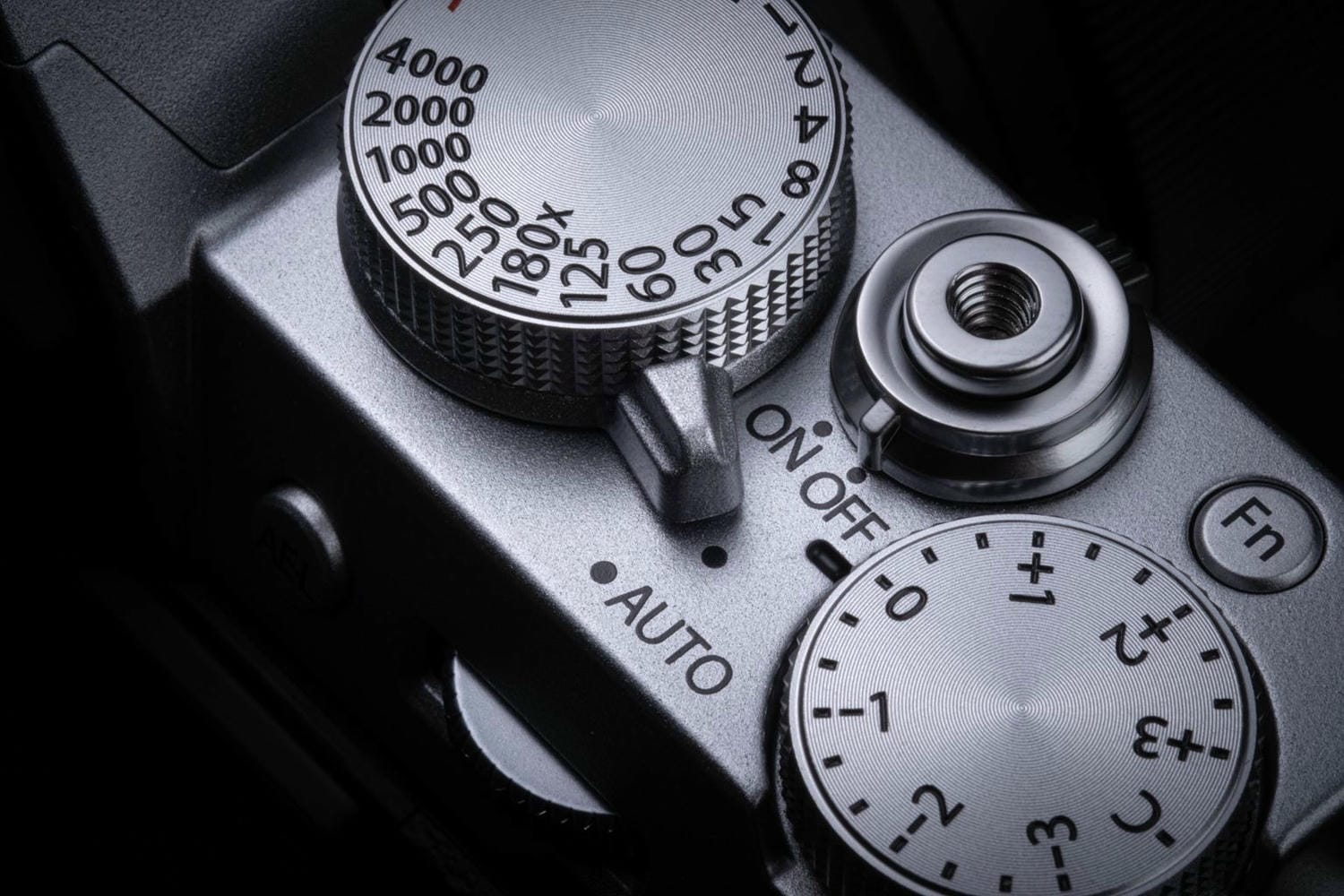 Núm xoay bù trừ sáng và tốc độ màn trập quen thuộc