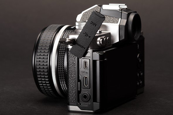 Đánh Giá Nikon Z fc 2 - truyền dữ liệu nhanh hơn nhờ cổng USB-C