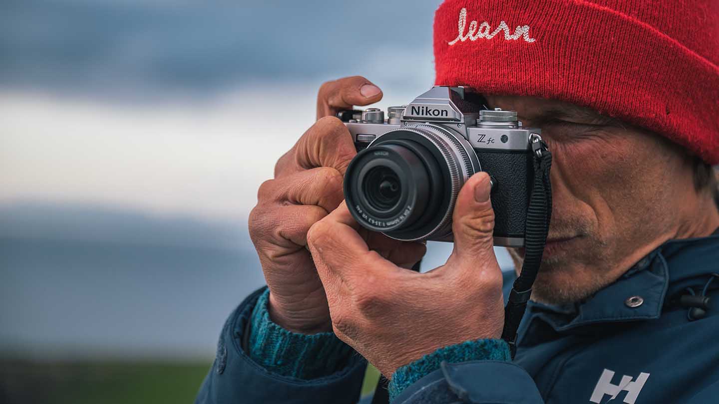 Đánh Giá Nikon Z fc - hiệu suất quay chụp ấn tượng