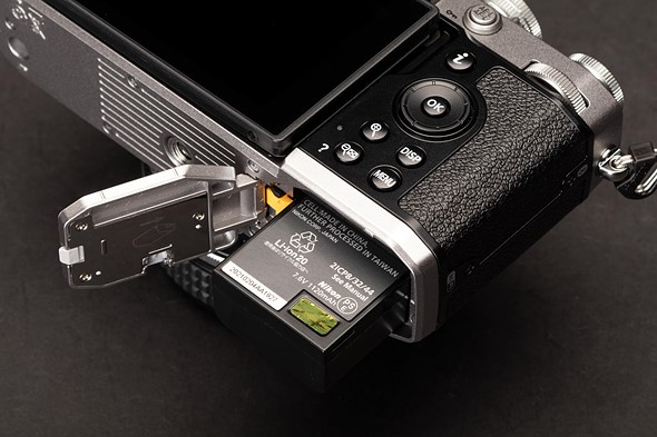 Máy ảnh Nikon Z fc sử dụng pin EN-EL25 tương tự Z50