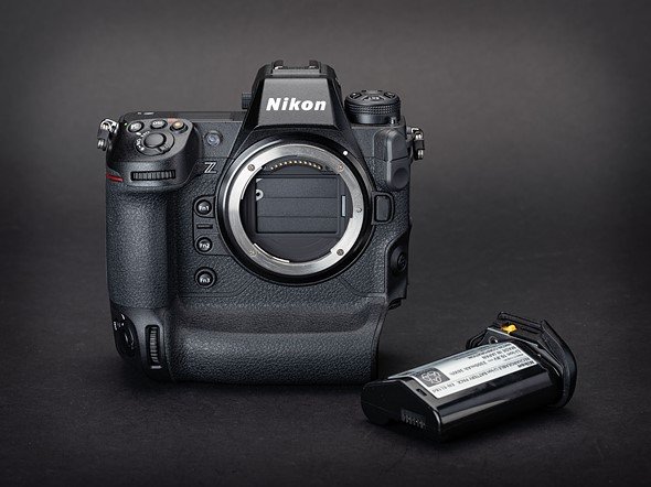 Nikon Z9 sở hữu pin dung lượng lớn