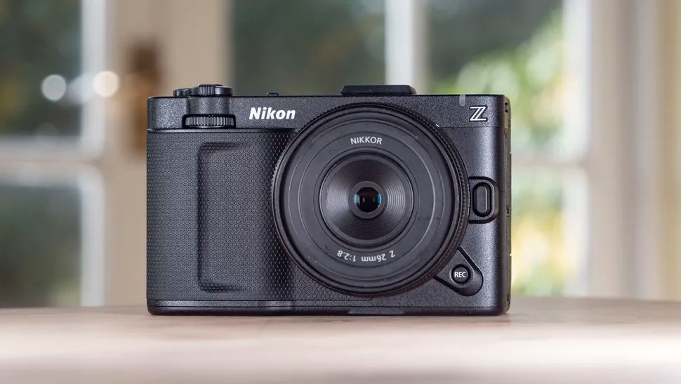 Đánh giá ngôn ngữ thiết kế Nikon ZR