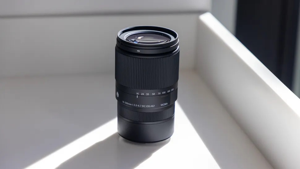 Sigma 16-300mm là một ống kính du lịch cực đa dụng