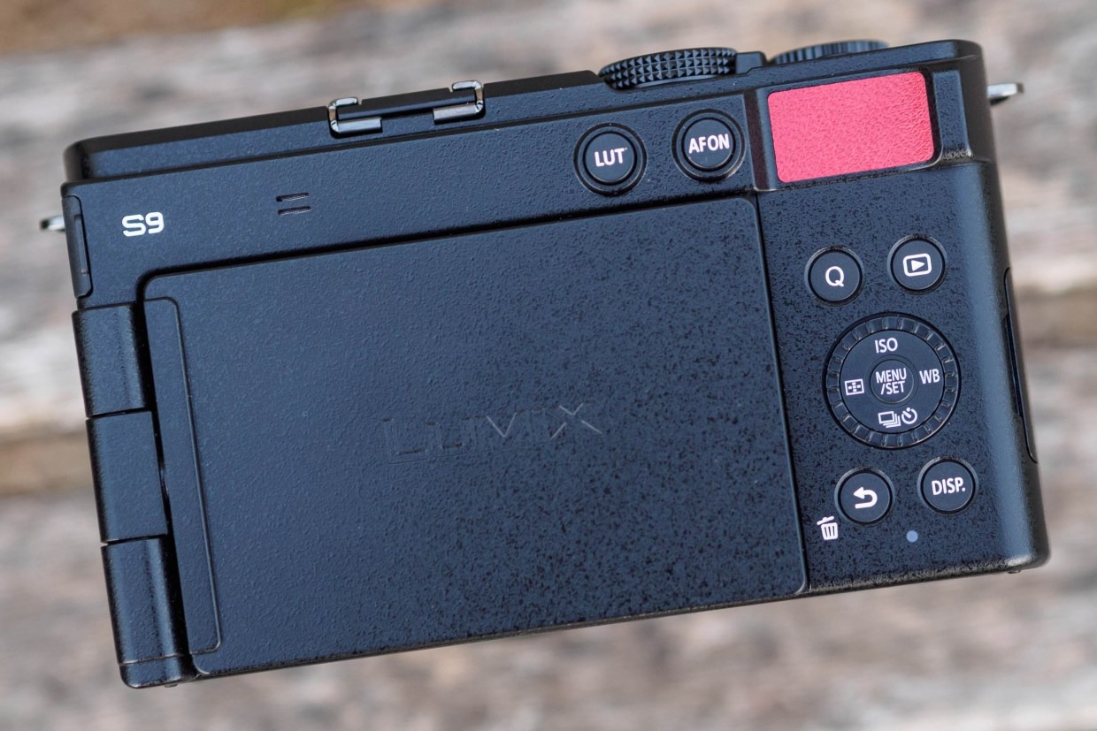 Đánh giá Panasonic Lumix S9: Nút điều khiển
