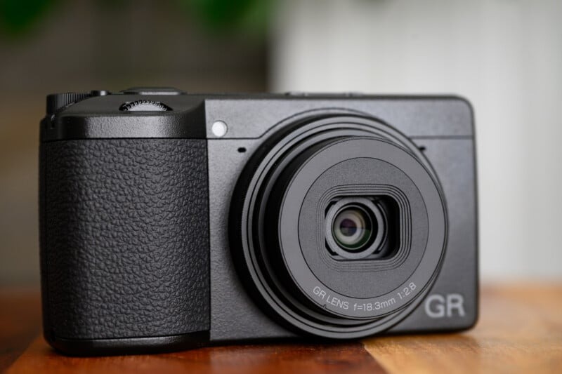 Review Ricoh GR IV: Ống kính