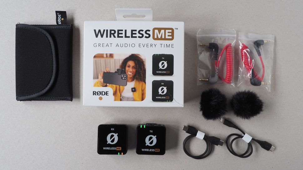 Trong hộp sản phẩm của RODE Wireless ME chỉ có hai thiết bị gồm: 01 máy phát và 01 máy thu và một số phụ kiện khác