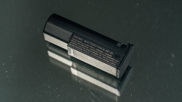 Review máy ảnh Sigma BF: Pin và thời gian hoạt động