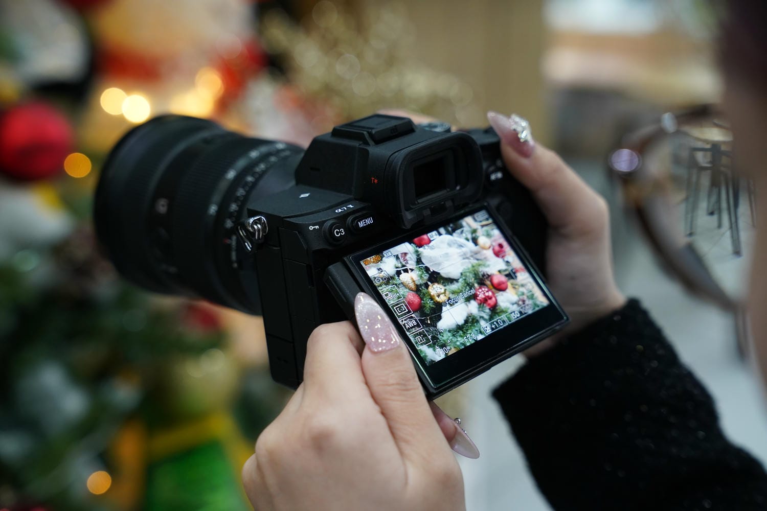 Màn hình LCD được tăng lên 3.2 inch