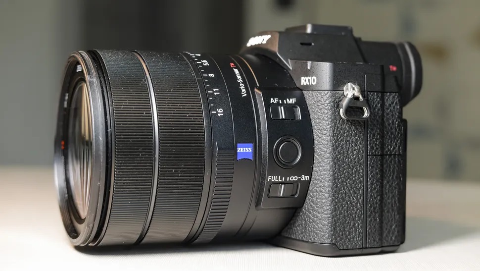 Sony RX10 V là lựa chọn đáng cân nhắc