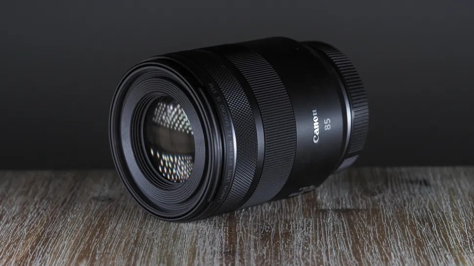 Canon RF 85mm f2 Macro IS STM