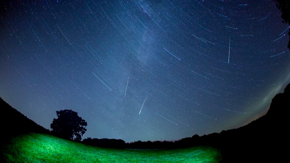 Hướng ống kính về phía nguồn sáng