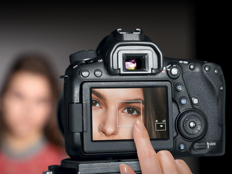 Hệ thống lấy nét tự động (AF)