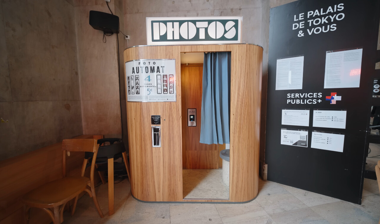 Buồng chụp ảnh kiểu cũ tại Pháp