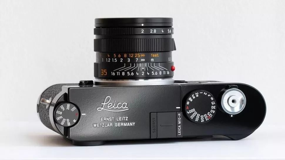 Leica M-10R Black Paint sử dụng lấy nét hoàn toàn bằng tay