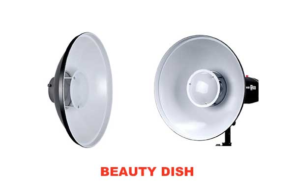 Beauty Dish (Tản sáng) hơi khác so với reflector thông thường mà bạn sẽ kết hợp với đèn của mình. 