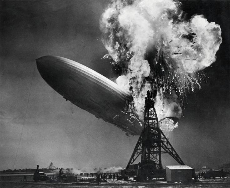 Sam Shere là một trong số hàng trăm phóng viên có mặt trong vụ nổ khinh khí cầu Hindenburg