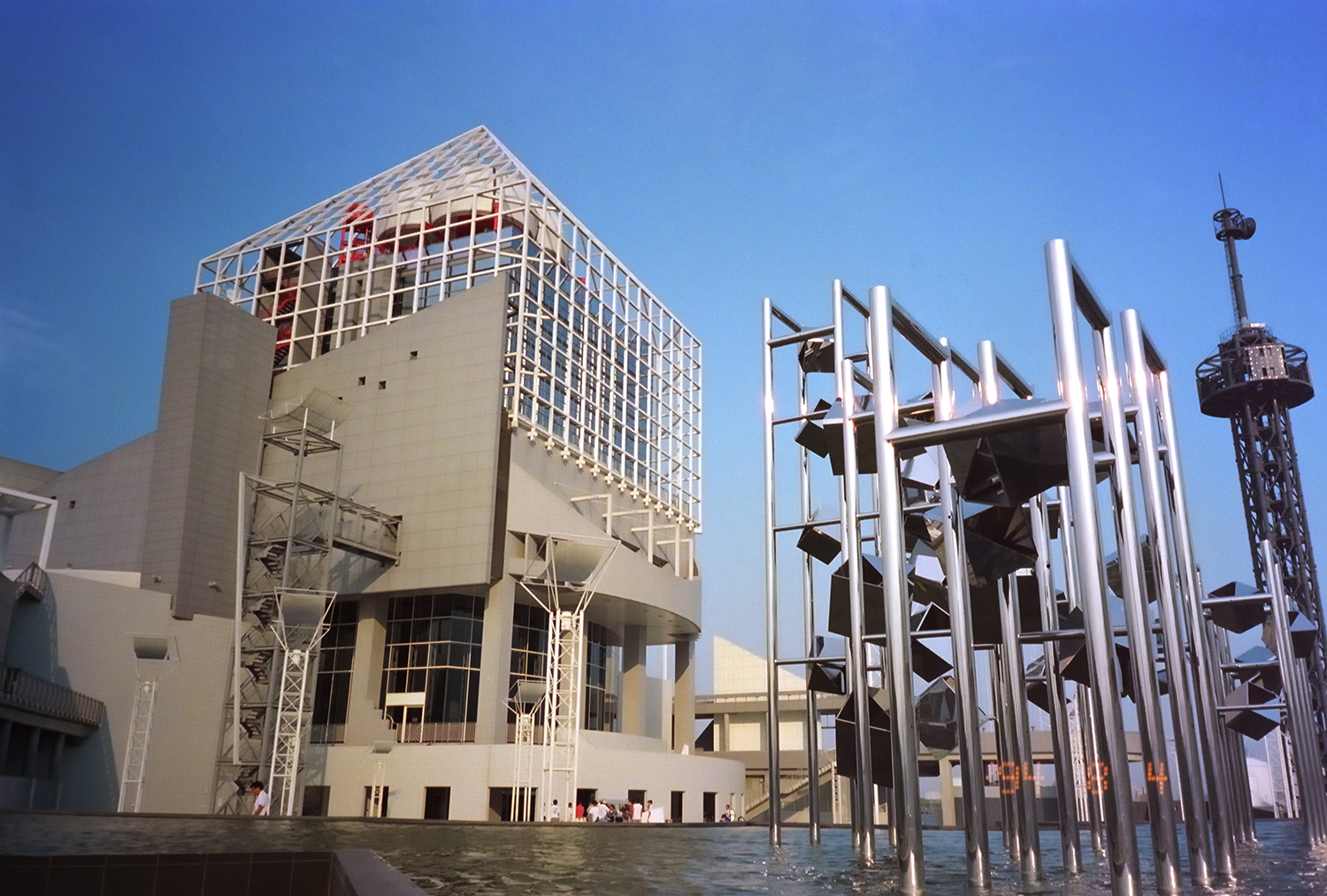 Chiếc Nikon Mini - mẫu máy ảnh film 35mm lấy nét tự động