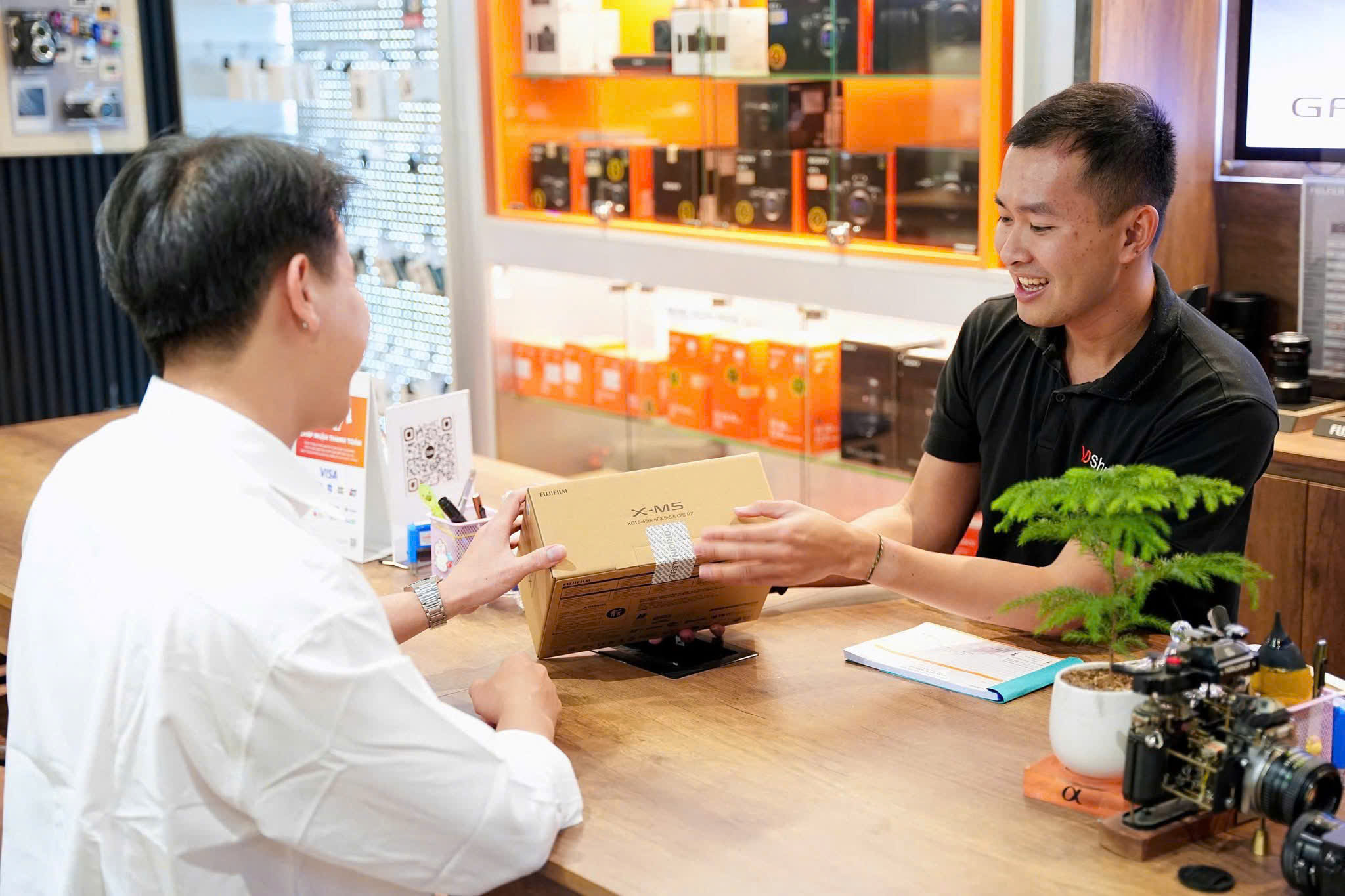 VJShop sở hữu đội ngũ nhân viên nhiệt tình, giàu kinh nghiệm