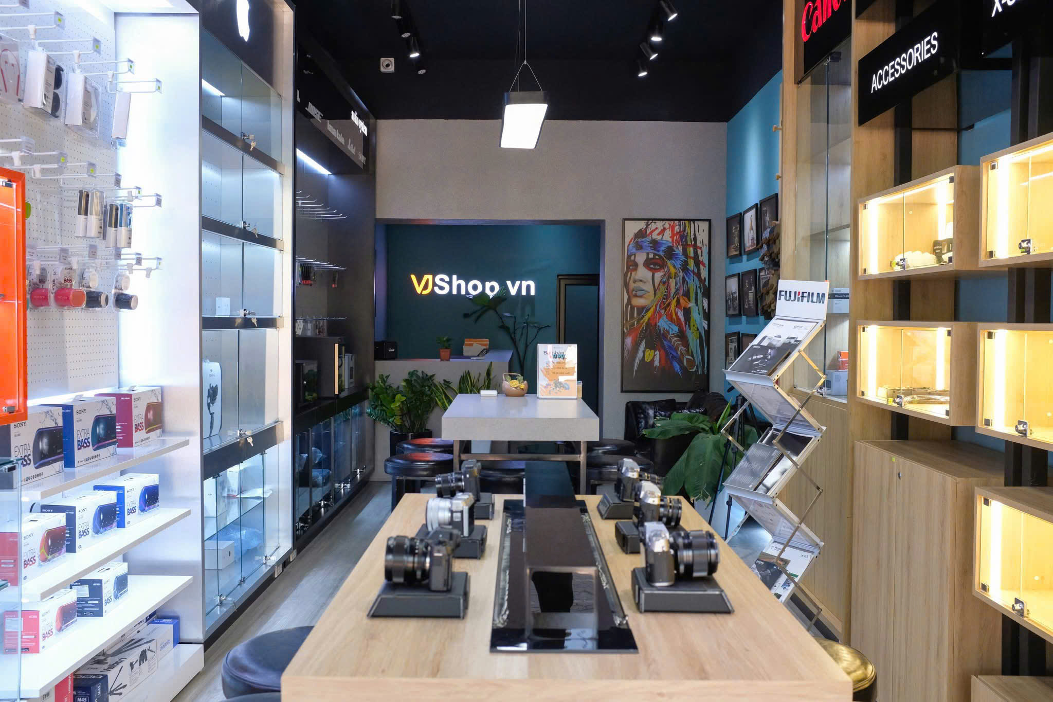 VJShop phân phối đa dạng sản phẩm nhiếp ảnh