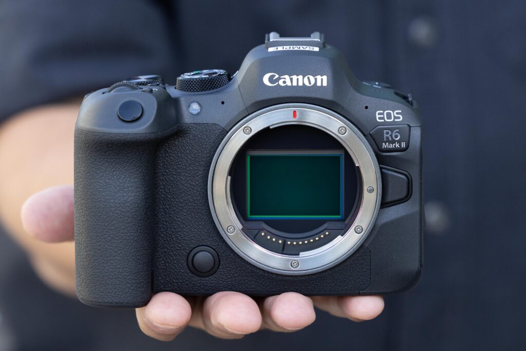 Lens mount adapter