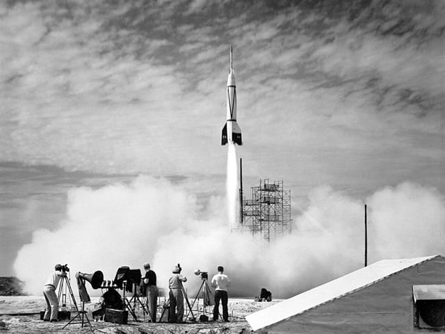 Bức ảnh đầu tiên về vụ phóng tên lửa tại Cape Canaveral
