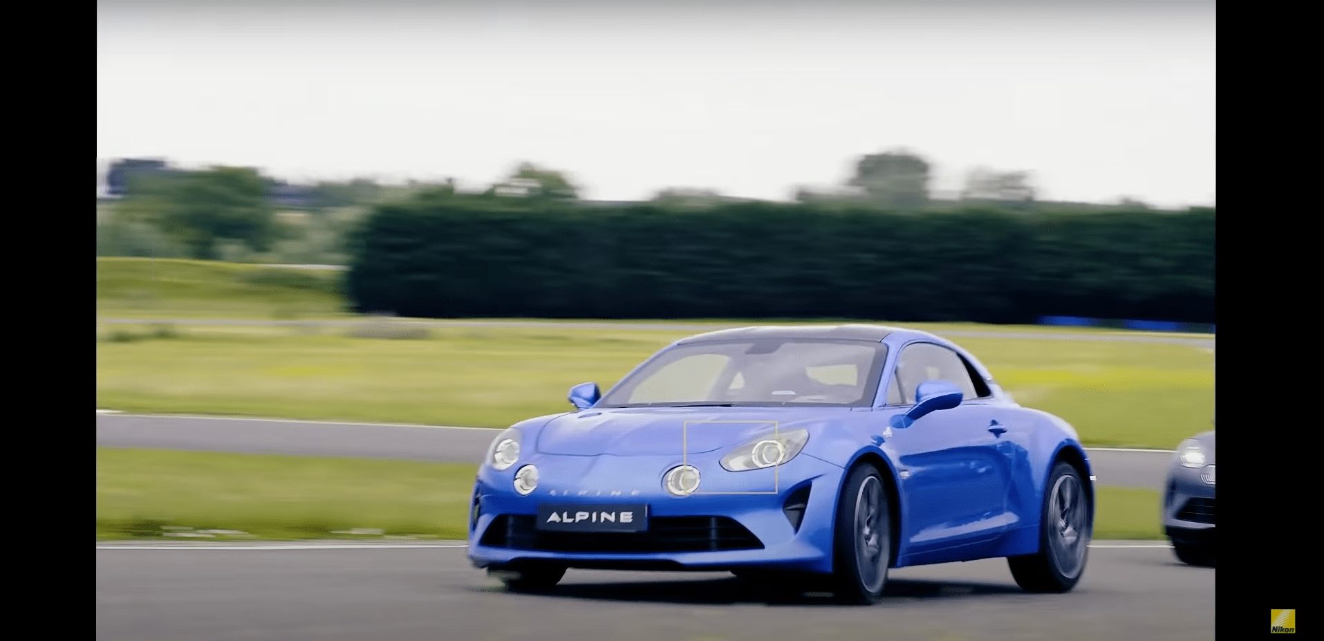 Lấy nét nhanh Motorsports AF theo cơ chế khóa bánh của Nikon Z9 