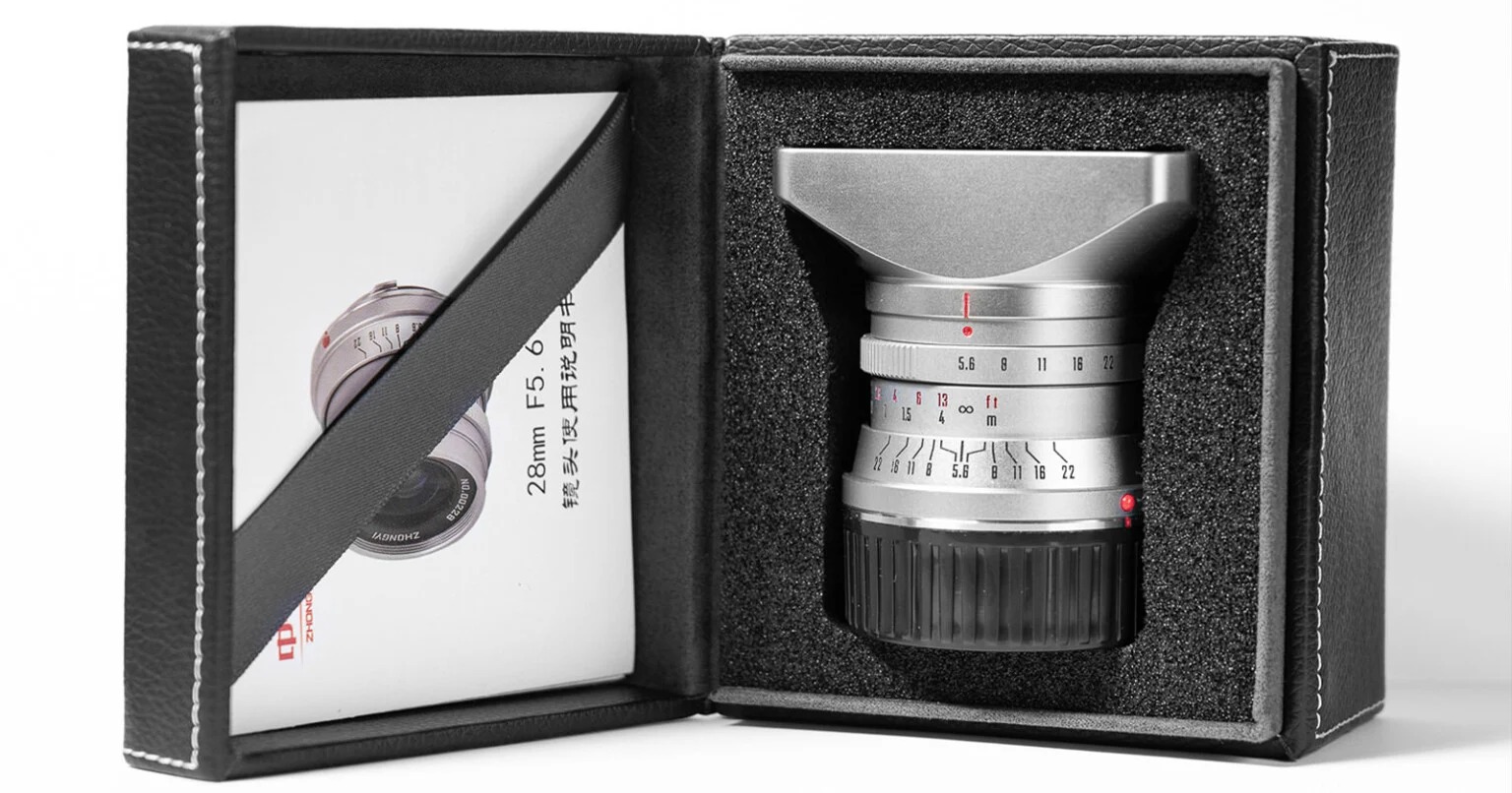 Ống kính Mitakon 28mm f/5.6 có mức giá khoảng 299$
