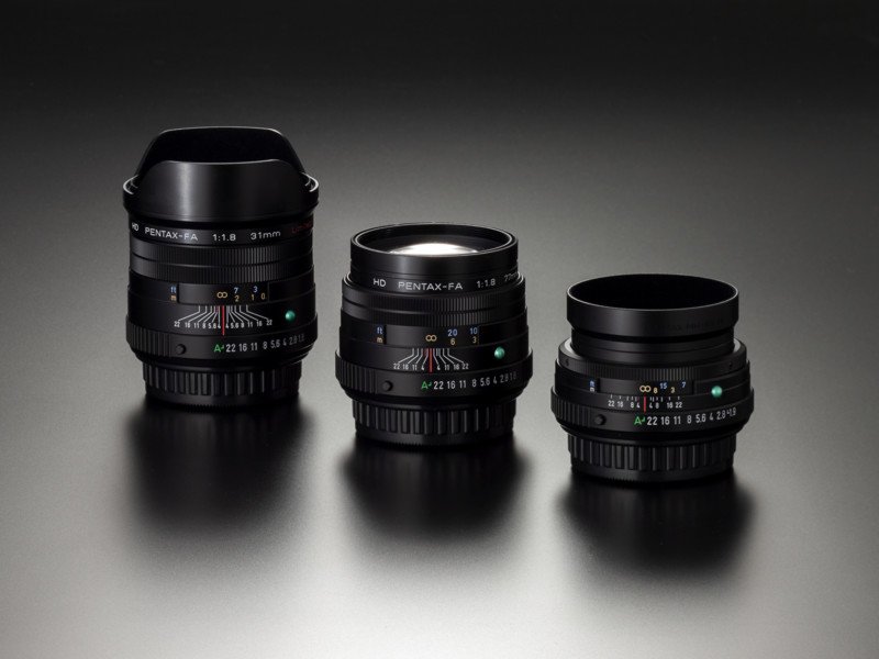 Các thấu kính chất lượng của ống kính Pentax được bao phủ bởi lớp phủ HD đặc biệt