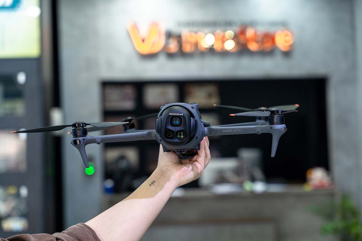 DJI Mavic 4 Pro có bộ điều khiển từ xa Pro mới