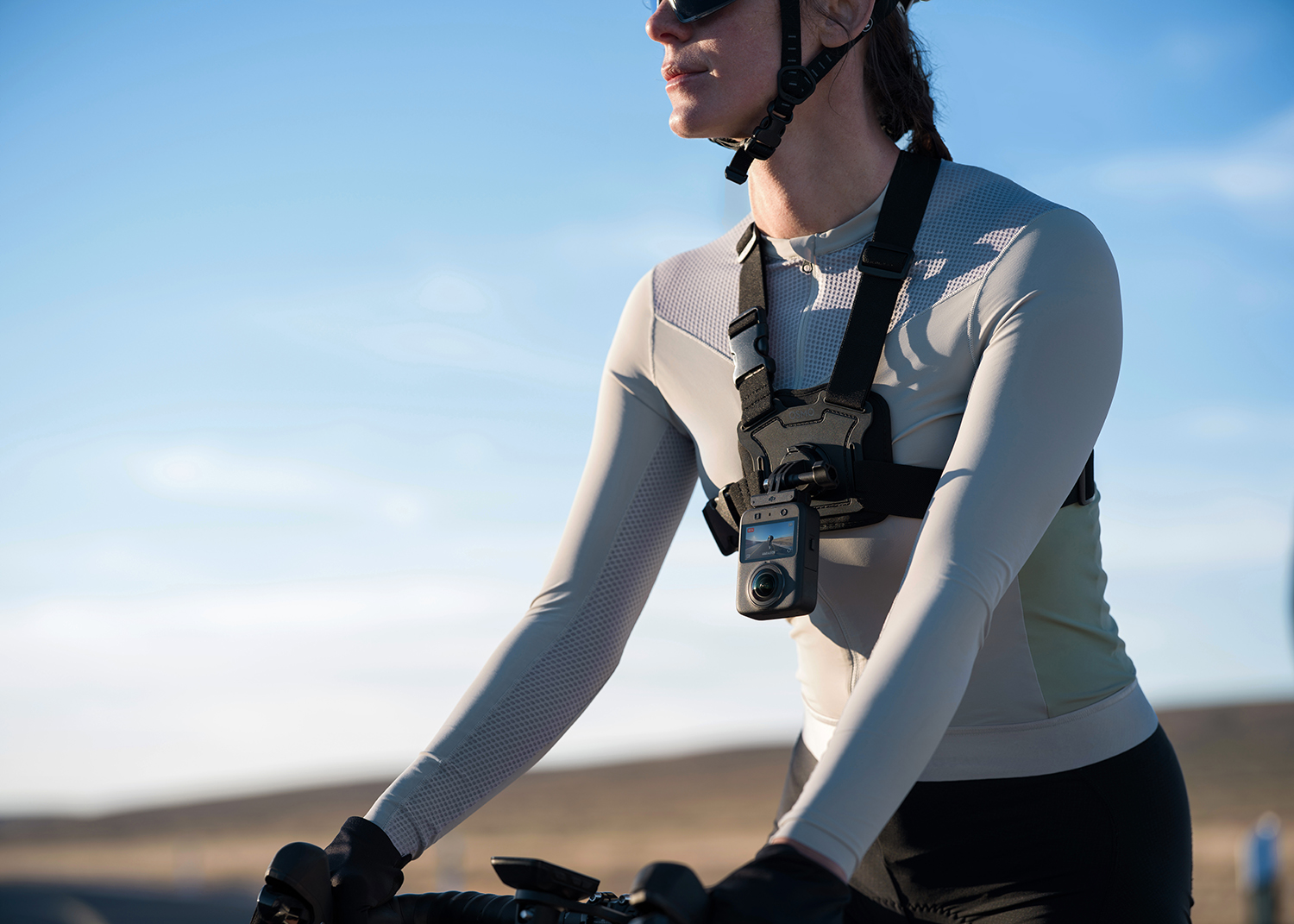 Hoạt động như action camera với góc nhìn thứ nhất
