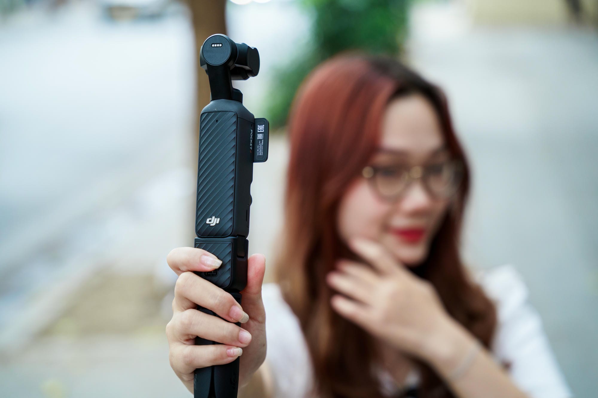 Tính năng ổn định hình ảnh, tracking, điều khiển bằng cử chỉ