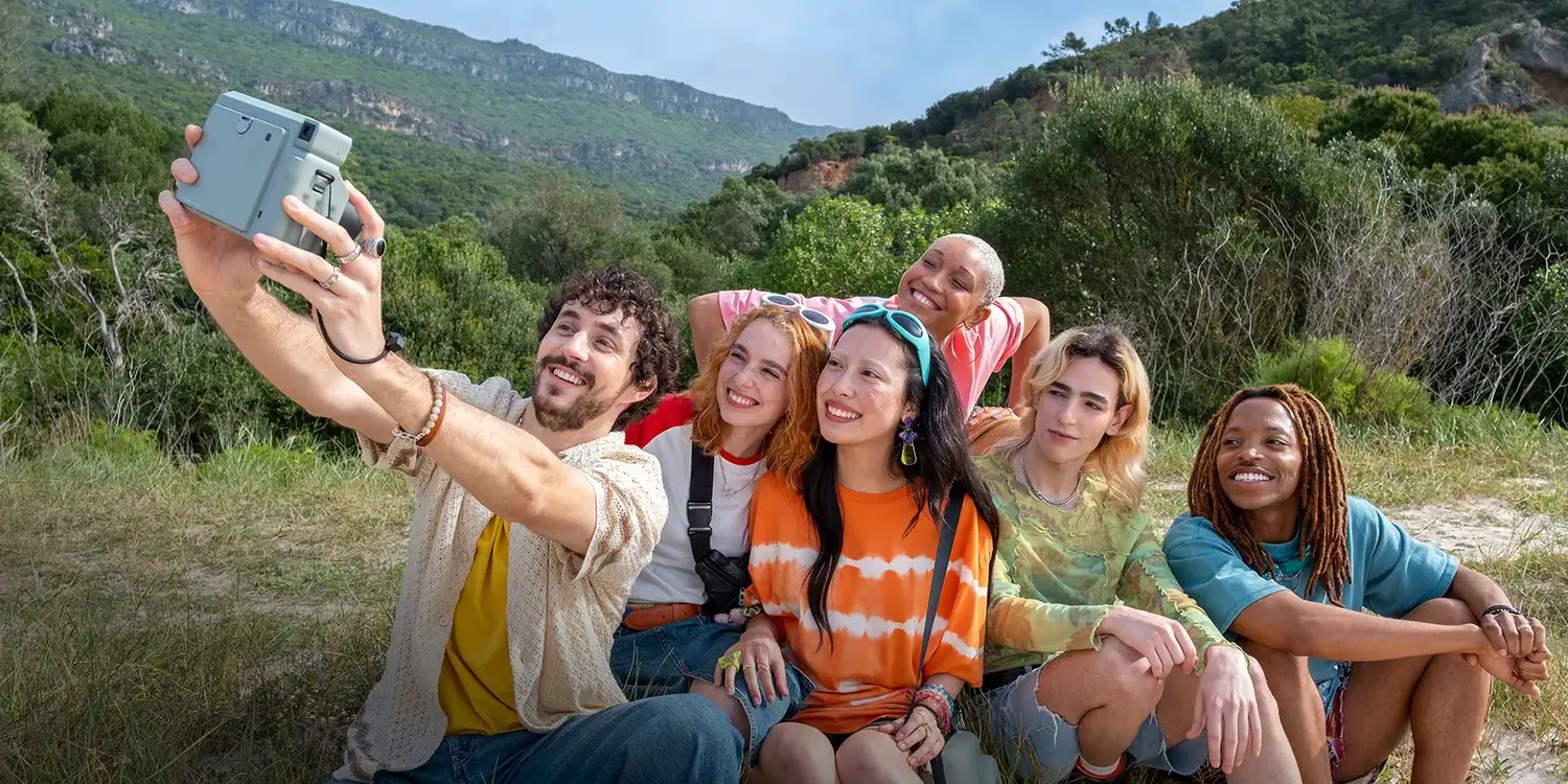 Ống kính đi kèm loại 95mm f/14 có thể thu gọn