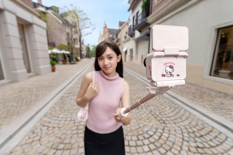 Insta360 trang bị bộ phụ kiện thiết kế riêng màu hồng