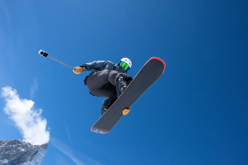 Insta360 X6 có cảm biến Sony Type 1/1.1 vuông
