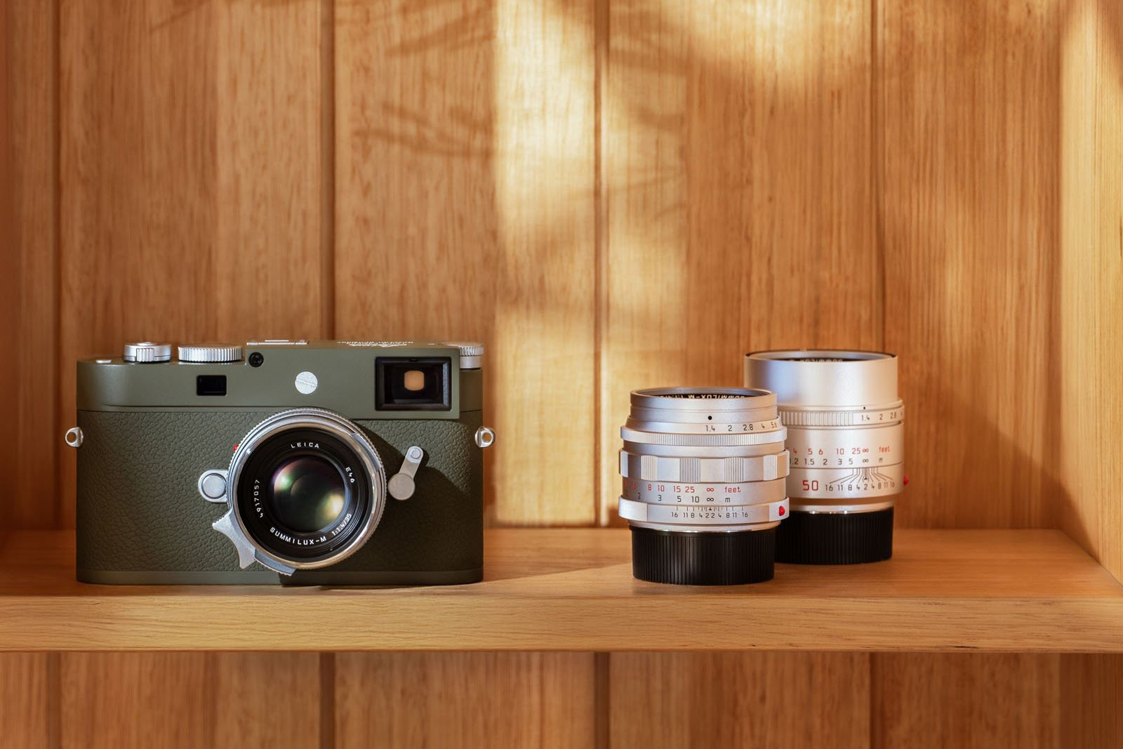 Cảm biến full-frame BSI CMOS