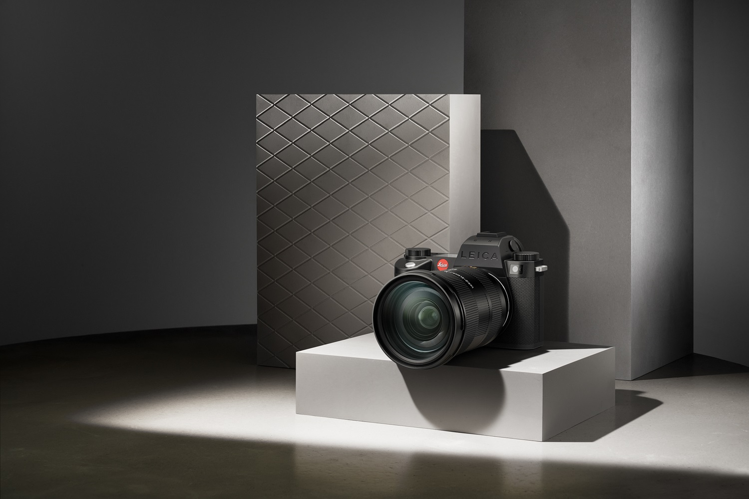 Leica SL3-S kế thừa phong cách của  Leica SL3