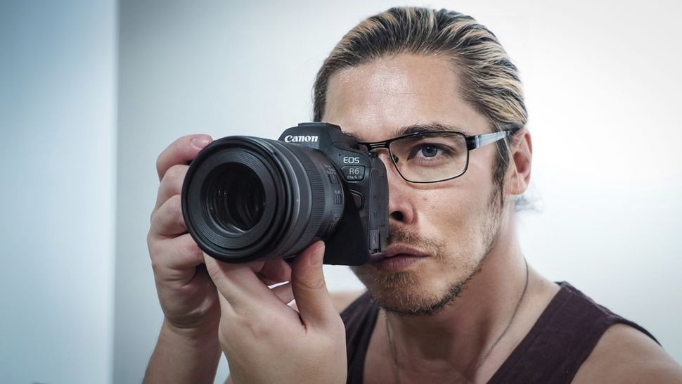 Máy ảnh ra mắt 2025: Canon EOS R6 Mark III
