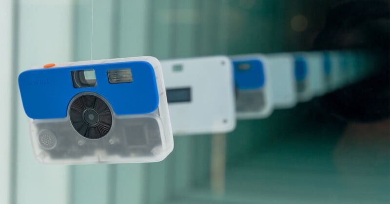 Ảnh sau khi chụp được đồng bộ với ứng dụng đi kèm