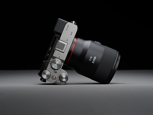 Lịch sử dòng 85mm f/1.8 của Meike